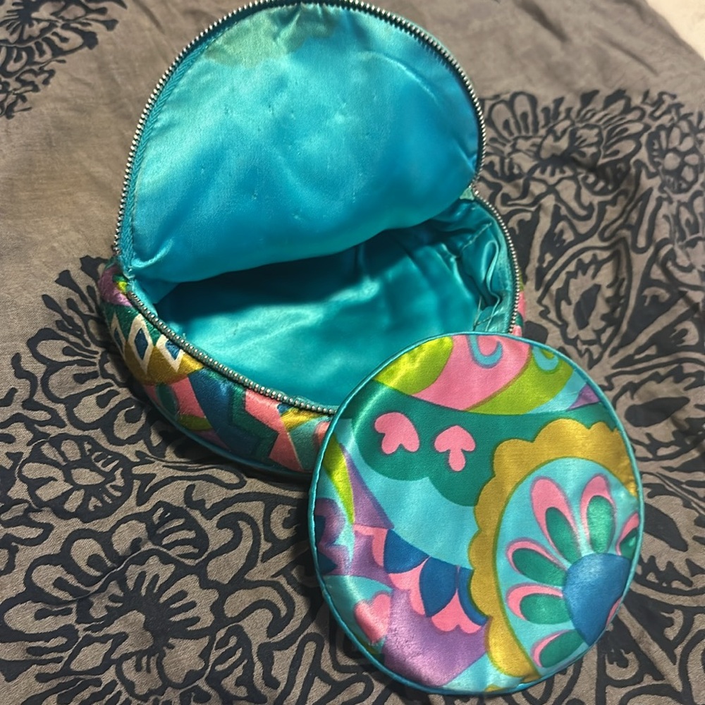 Satin 1960s Vintage jewelry bag set